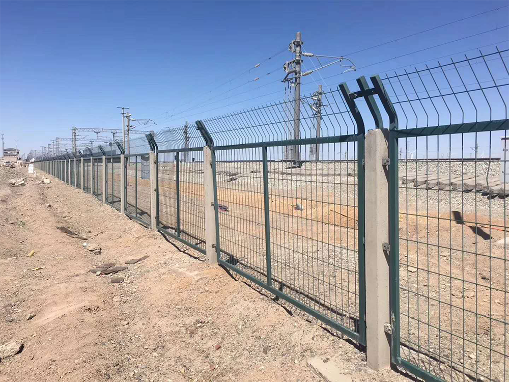 铁路防护栅栏 铁路护栏
